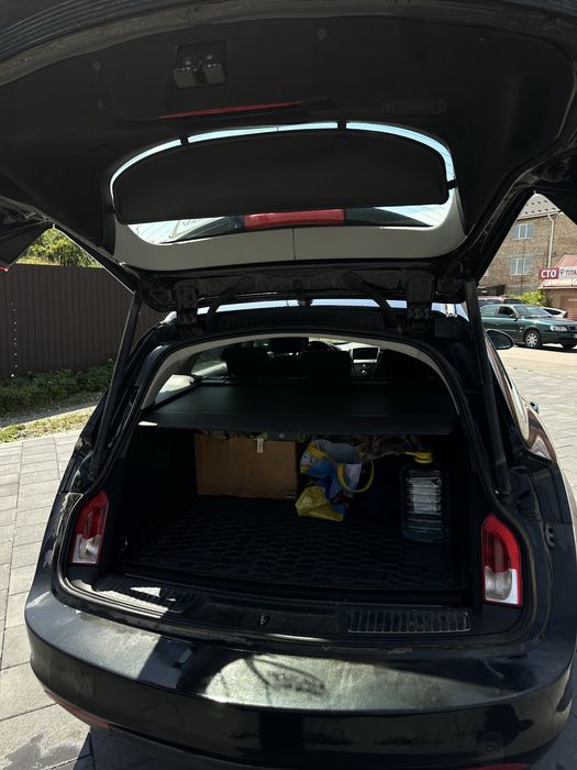 Opel insignia sports tourer 2012