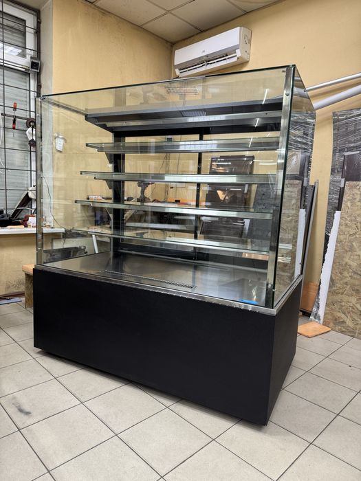 Вітрина для десертів.НОВА