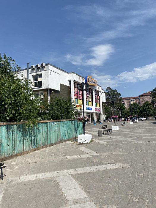 Продам комерческий обьект на 30 сот приватизир земли в Славутиче