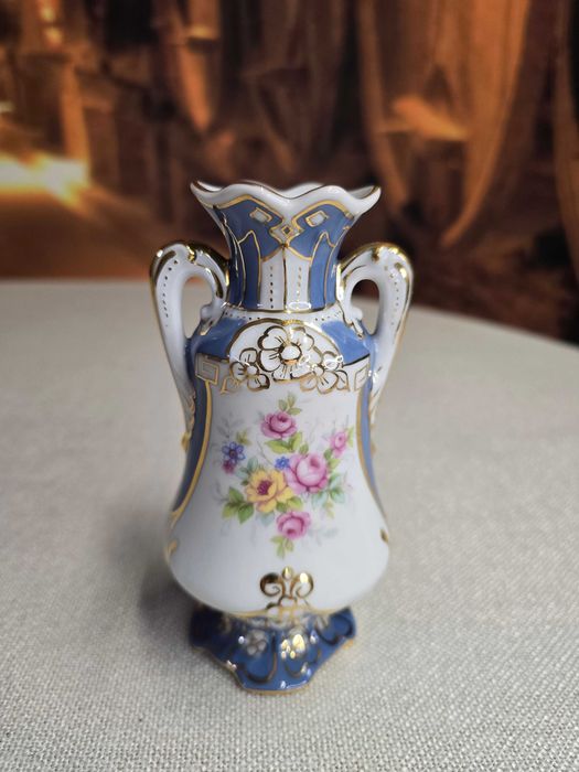 Porcelanowy wazon firmy Royal Dux Bohenia Czechoslovakia