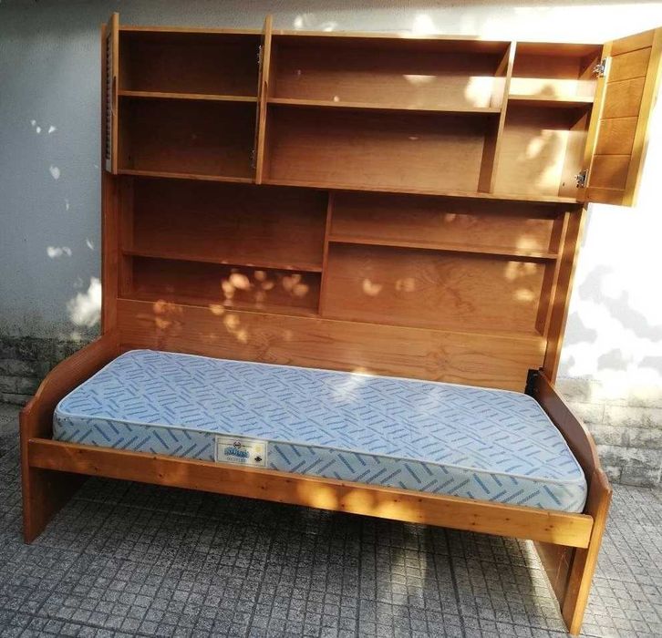 Estante-cama-colchão, individual (medidas na foto – 1,92mx1,92mx1,08m)