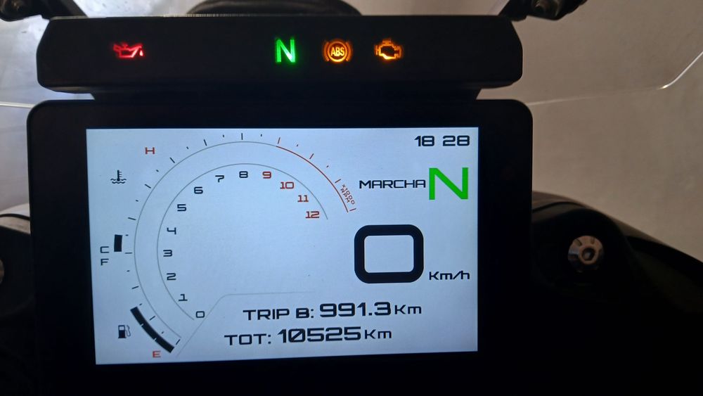 Benelli TRK702 Dezembro 2024 10.500km
