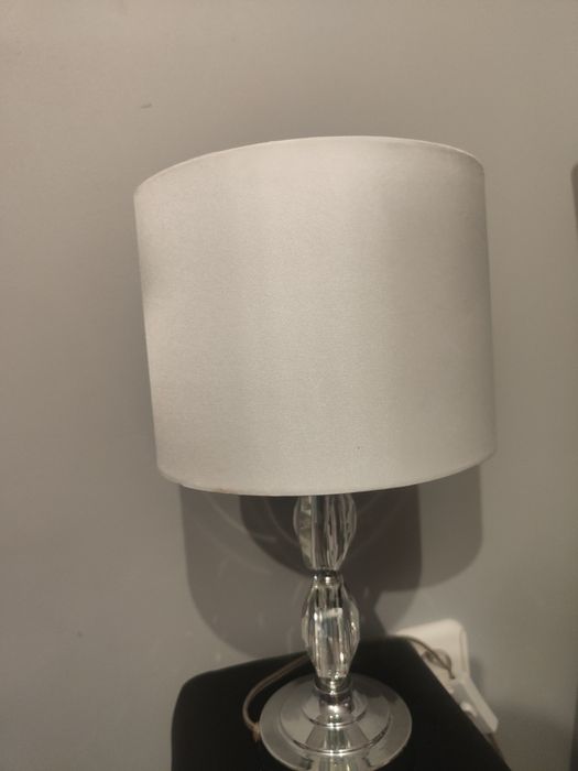 Lampa stołowa z kryształami srebrna glamour