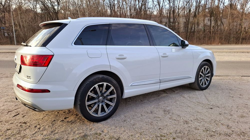 Продам Ауди Q7 m