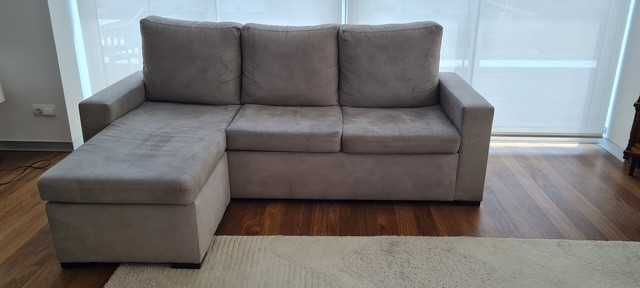 Sofá Beije com chaise longue
