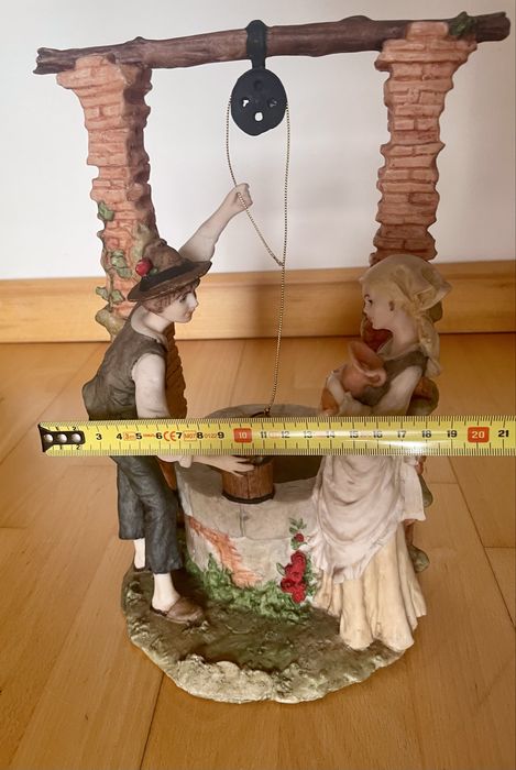 Estatueta Capodimonte G. Armani 1981