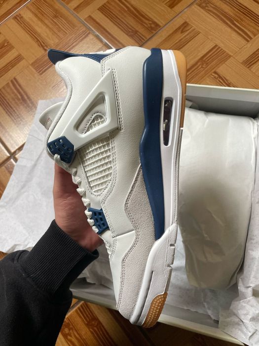 Jordan 4 retro SB navy 9.5/11 size