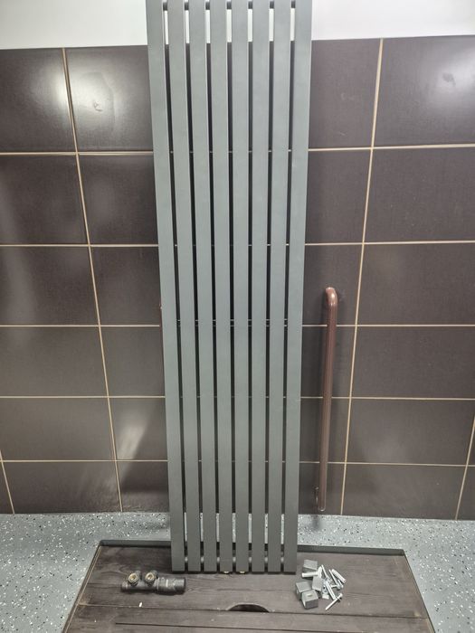 Grzejnik panelowy grafitowy