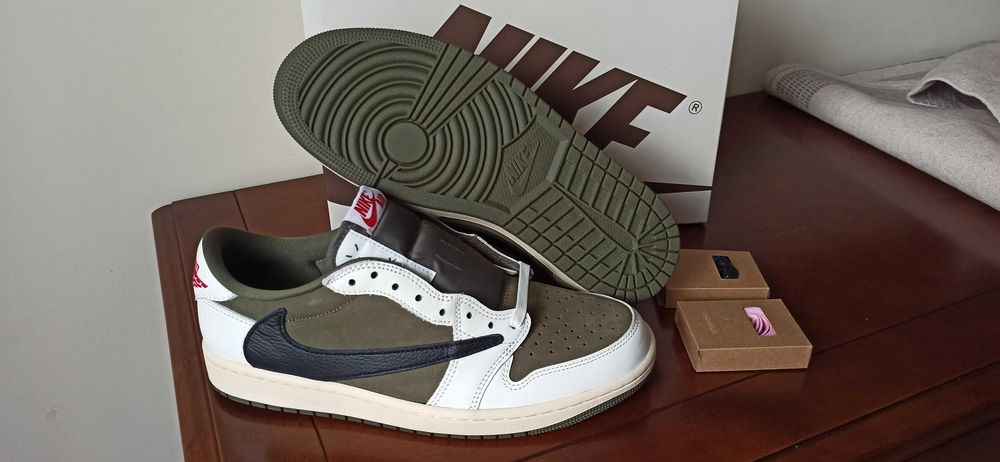 (r. 42,5/ US9) Nike Jordan 1 Retro Low OG SP Travis Scott Medium Olive