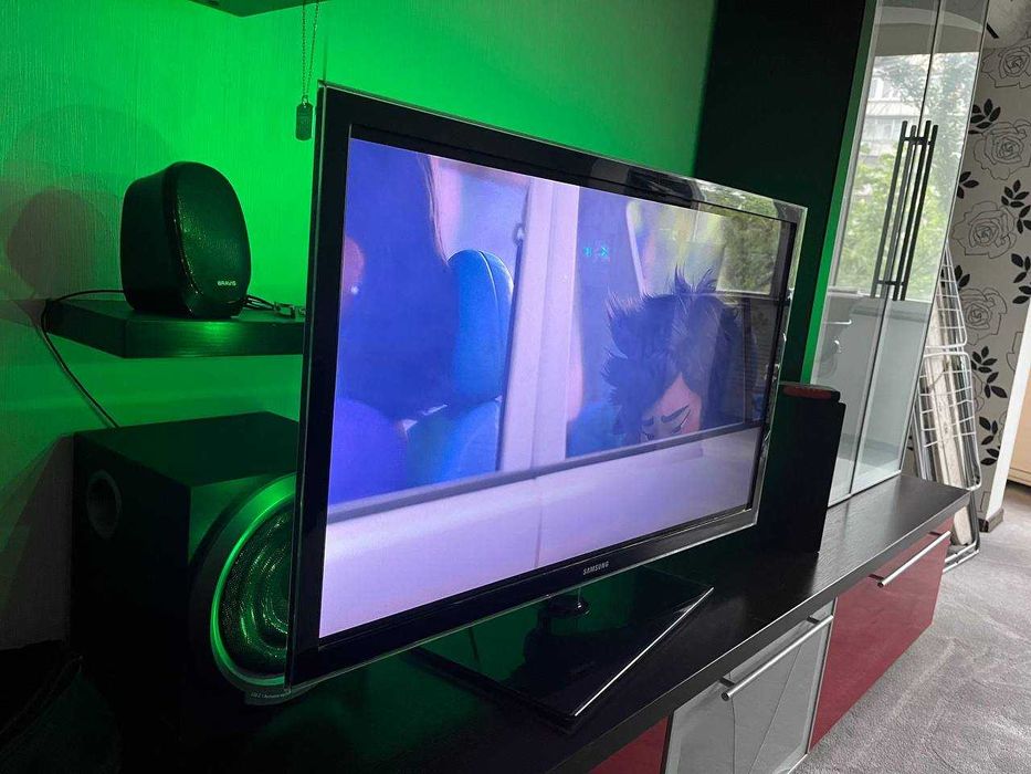 Продам LED телевізор Samsung UE40D5000PW 40 дюймов