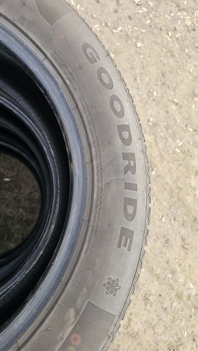 Opony wielosezonowe Goodride 235/55R18 100V