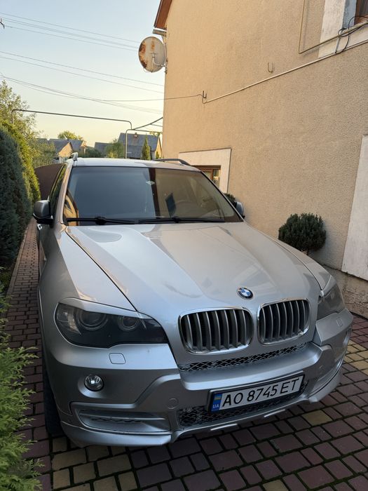 BMW X5 E70 ………..