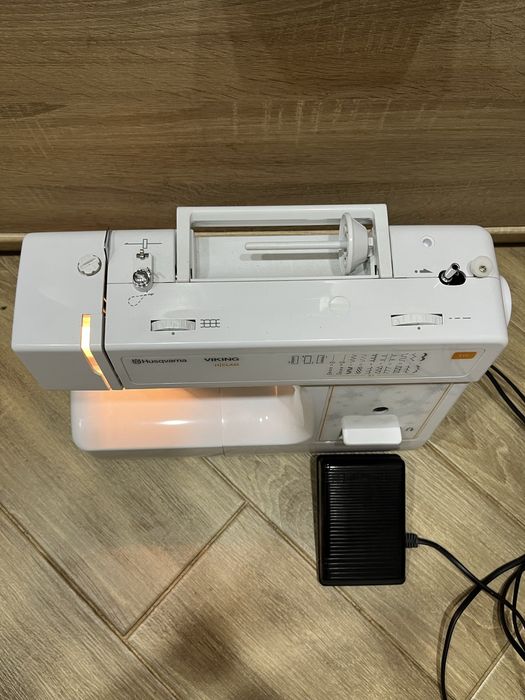 Швейна машина Husqvarna VIKING E10