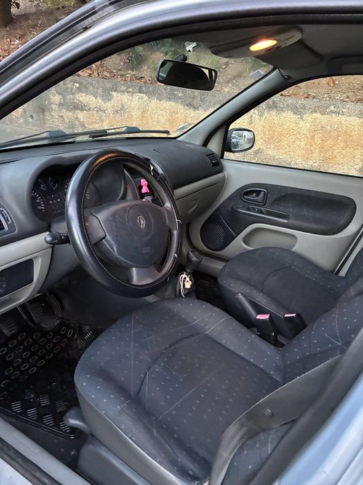 Renault Clio 1.2 2001 | Pega e Trabalha | Para Reparar ou Peças