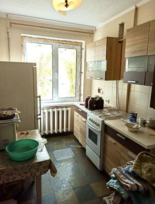 Продаж 2 кімнатноі квартири на Космонавтів