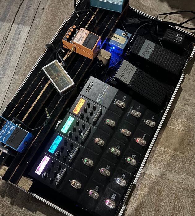 Pedais de guitarra - Line6, UAFX, Boss e Nux