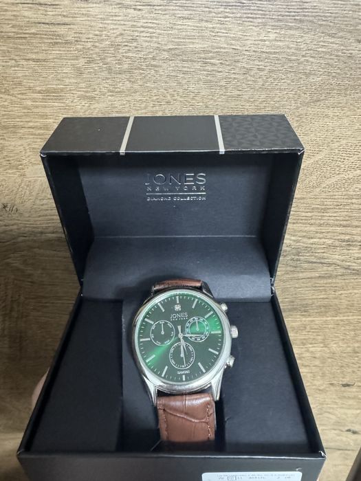 Годинник наручний jones new york