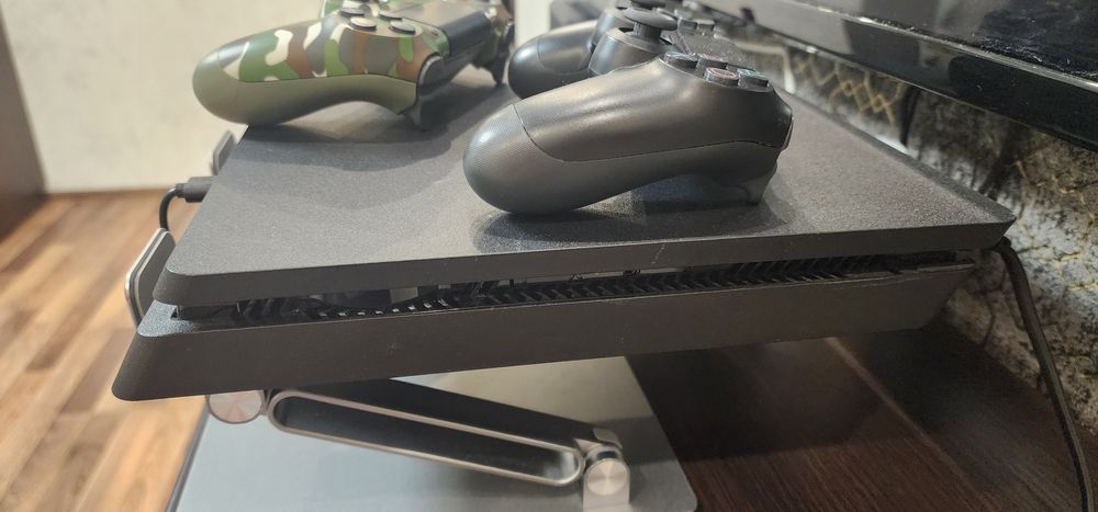 Ps4slim 500 2джойстика и игры в подарок