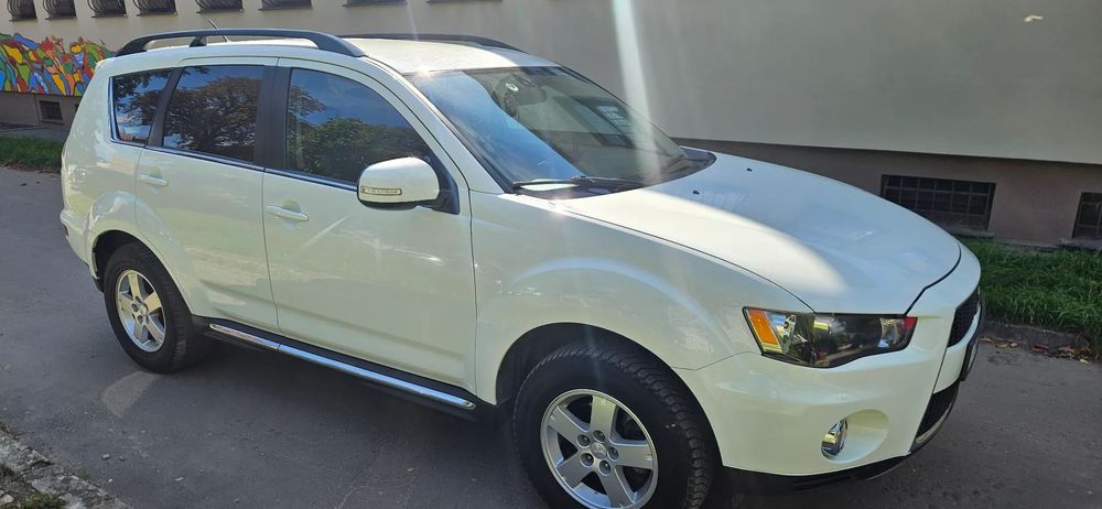 Mitsubishi Outlander Mitsubishi Outlander 2.0 Intense NAVI 2WD EU5 – salon Polska