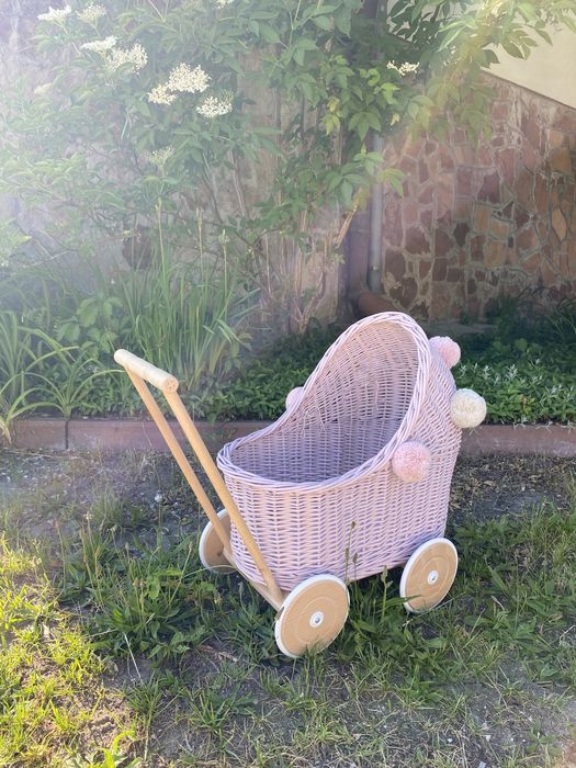 Wózek wiklinowy różowy nowy