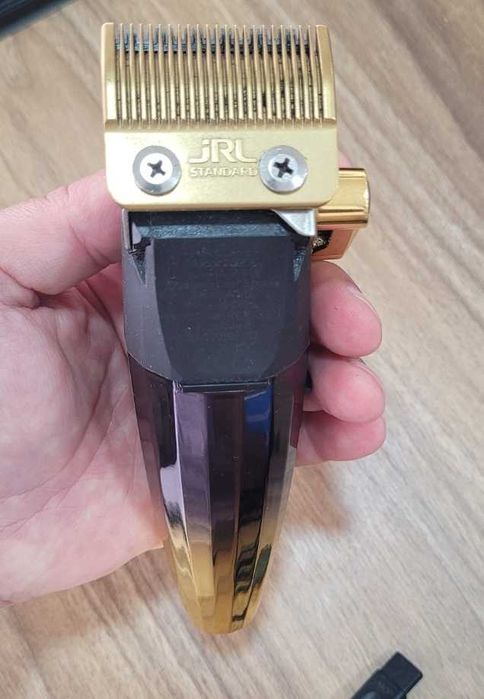 Maquina de cortar cabelo Jrl