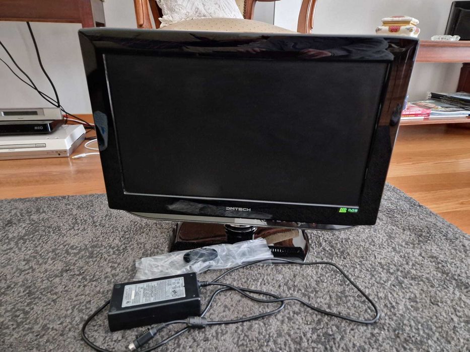 TV com leitor de DVD incorporado para reparação