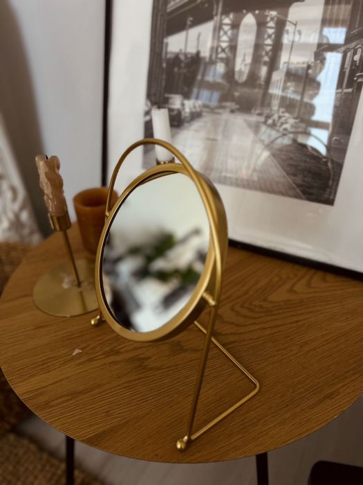 Настільне дзеркало