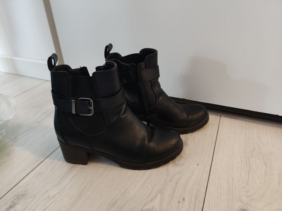 Buty jesienne na obcasie