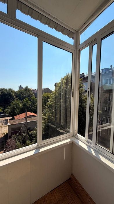 В продажі 2 кімнатна квартира в Центрі,  Сталінка