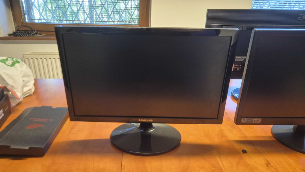 Monitor panoramiczny Samsung S19C150 LED – kompaktowy i niezawodny