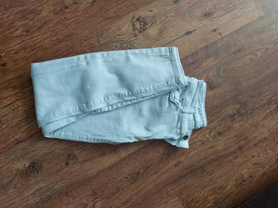 Spodnie dżinsy firmy Esprit