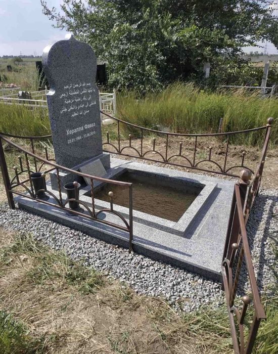 Памятники от производителя в наличии и под заказ