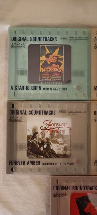 Coleção de 8 CDs com bandas sonoras históricas