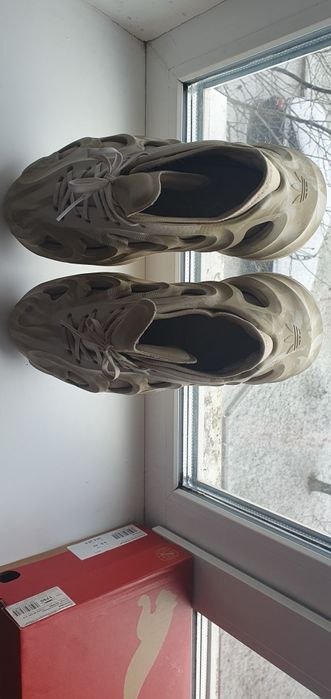 Кроссовки белые  adidas