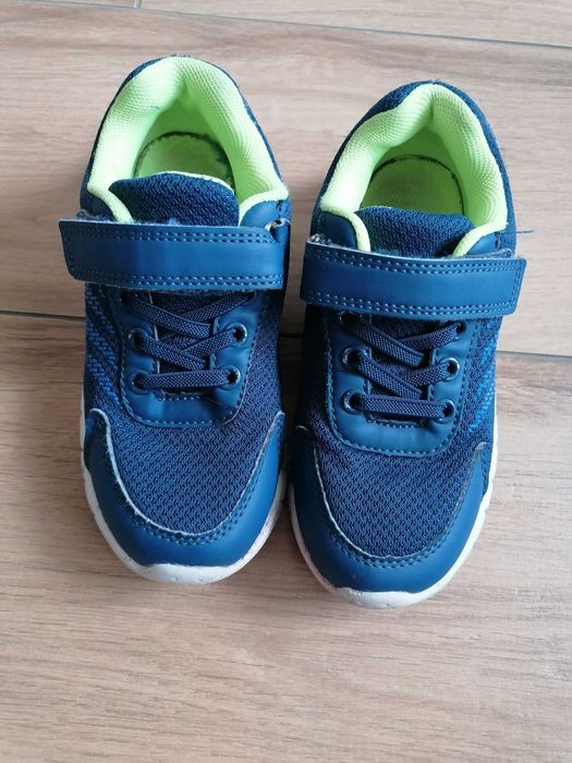 Buty sportowe chłopięce 30