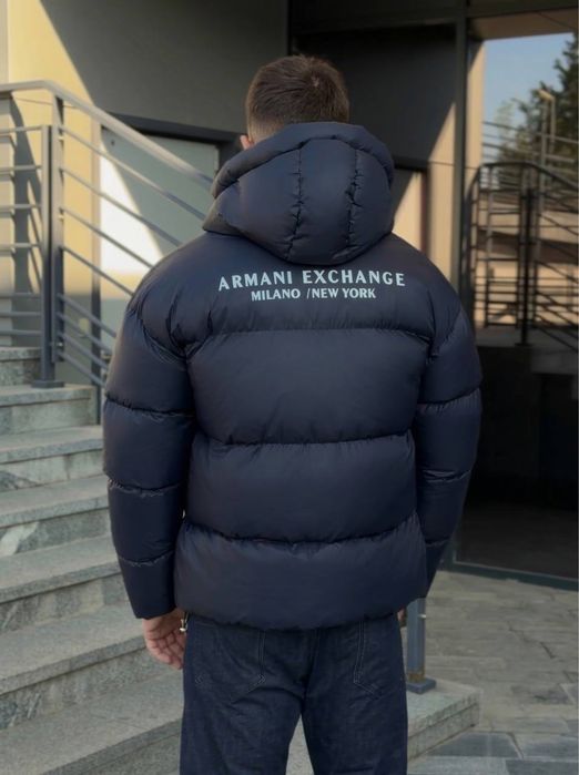 Пуховик Armani Exchange чорний