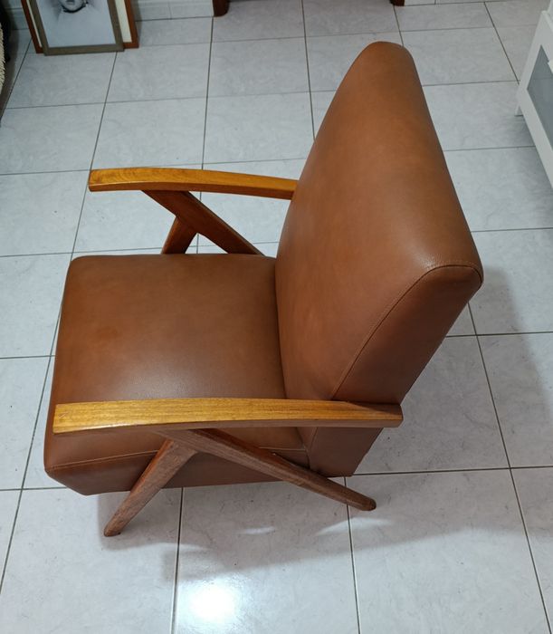 Cadeirão e mesa de Sala de estar