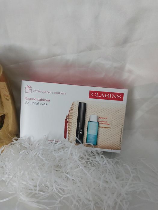 Набір Clarins туш для вій, засіб для зняття макіяжу, косметичка