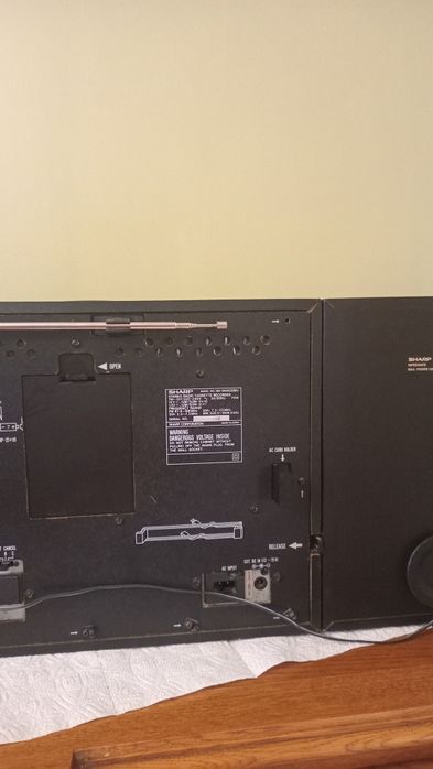 Продам магнитолу Sharp HK 9000 состояние рабочие.