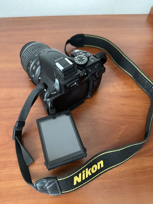 Фотоапарат Nikon d5200 з обʼєктивом 18-55mm