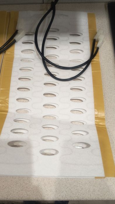 Нагрівальні мати для підігріву сидінь автомобіля