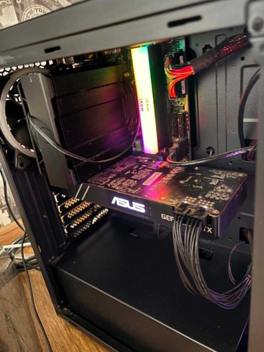 Komputer PC i7-10700F / GTX 1080 Ti / 16 GB RAM / SSD 500 GB