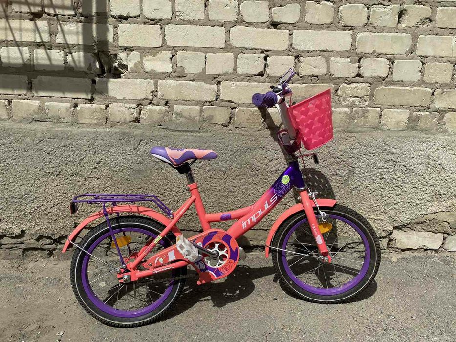 Детский велосипед в хорошем состоянии