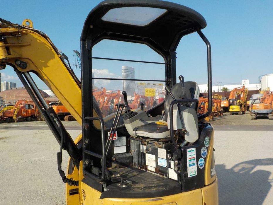 Экскаватор гусеничный CAT 303C SR