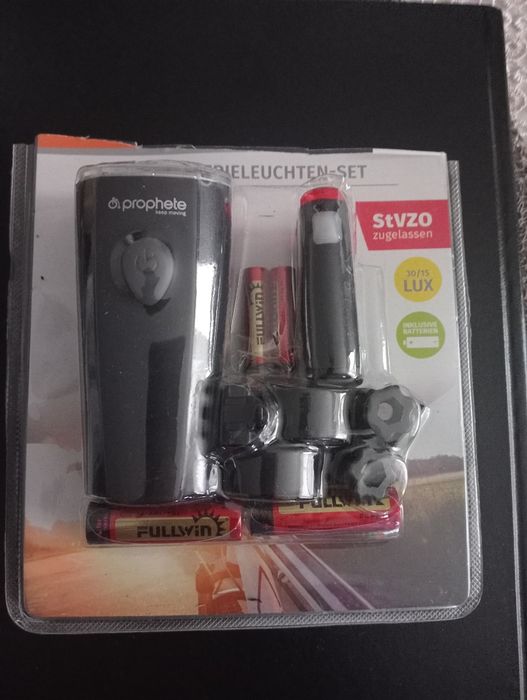 Lampka rowerowa LED na baterie