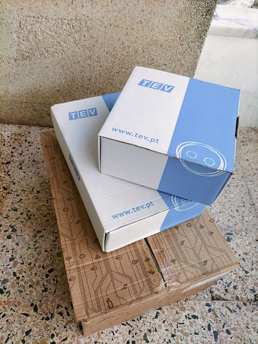 3 caixas - material eléctrico