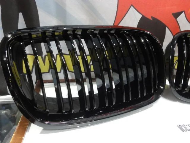 Grelha frontal em preto piano brilhante para BMW X5 E70 2006-2010 M4 look / dupla lâmina em Plastico ABS
