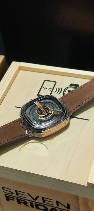 Годинник севен фрідей seven Friday