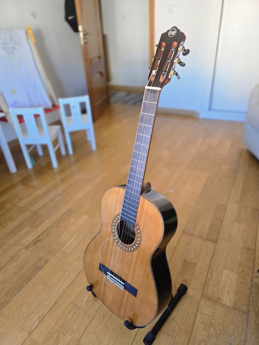 Guitarra clássica  Tanglewood a acessórios