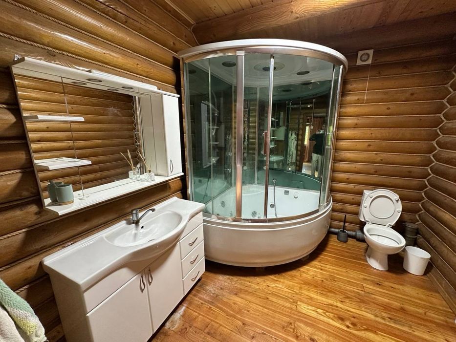 Будинок в Копилові з ремонтом, басейном, гаражем, 25 соток!